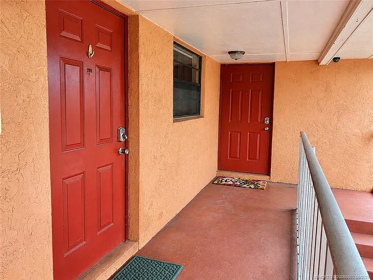 615 NW Oleander St #202 — Photo 18