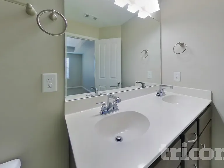 324 Kinsale Dr — Photo 11