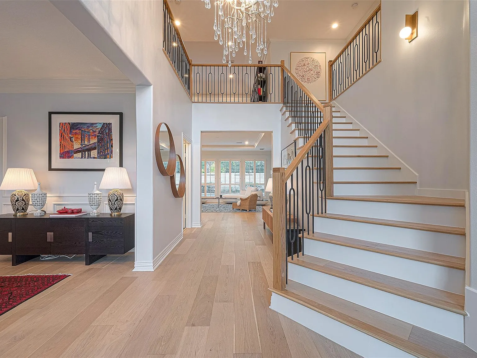 4 bed, 5.5 bath, 4251 sqft, $10,000 — Photo 2
