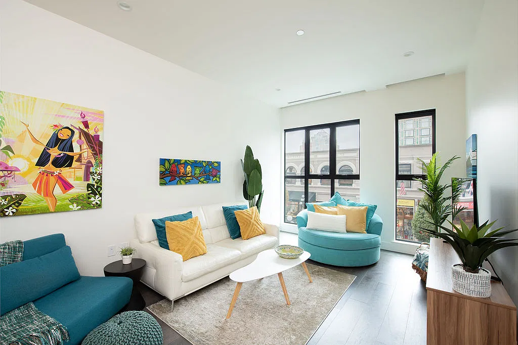 1 bed, 952 sqft, $4,300 — Photo 1