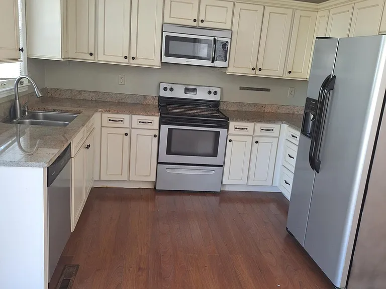 1717 Brook Park Dr — Photo 4