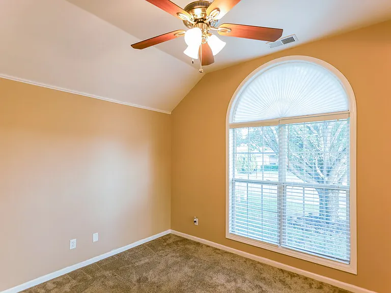 1061 Village Trl — Photo 16