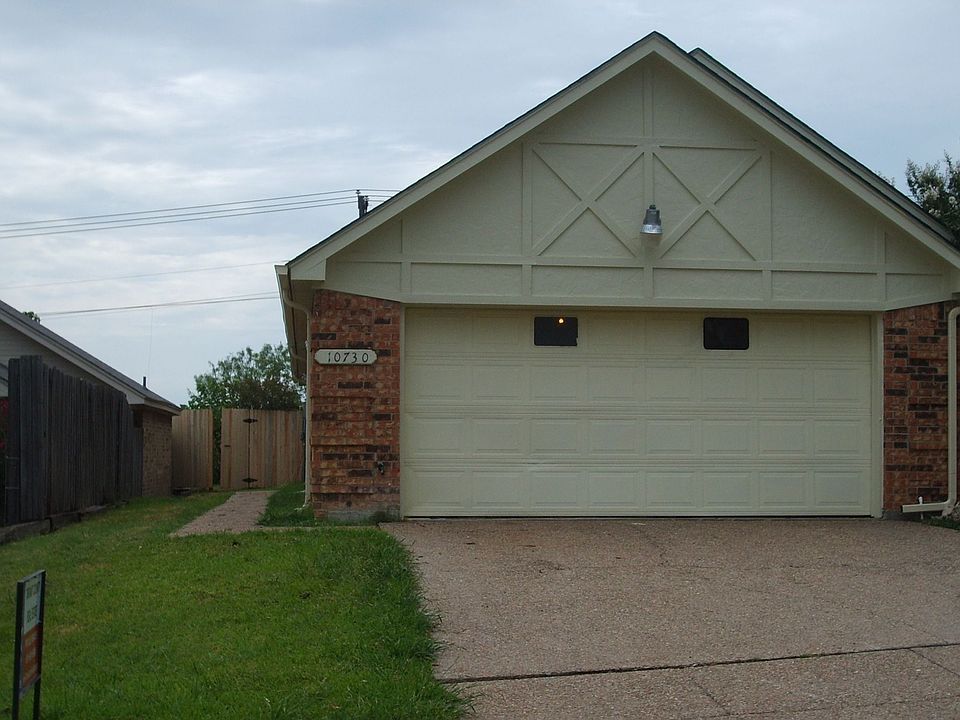 Driveway/Curb view