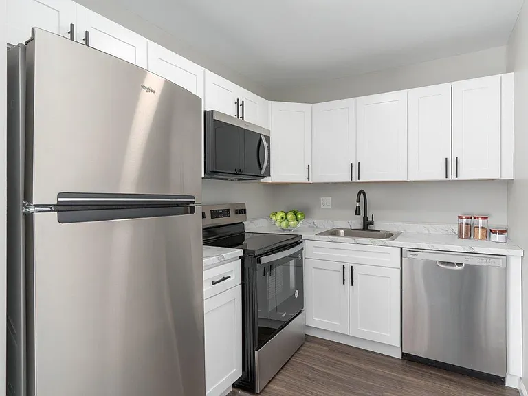 Fairmont Place — Photo 4