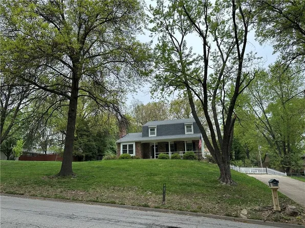 1142 Limit St, Leavenworth, KS 66048