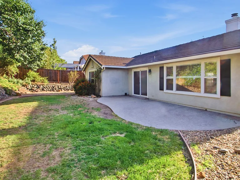 5135 Tehachapi Way — Photo 32