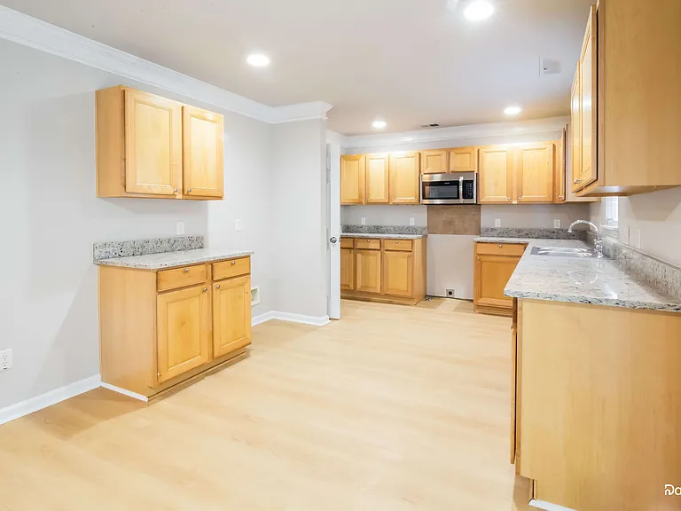 214 Breckingridge Dr — Photo 3