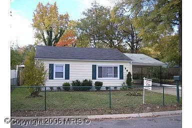 905 Mentor Ave photo 1