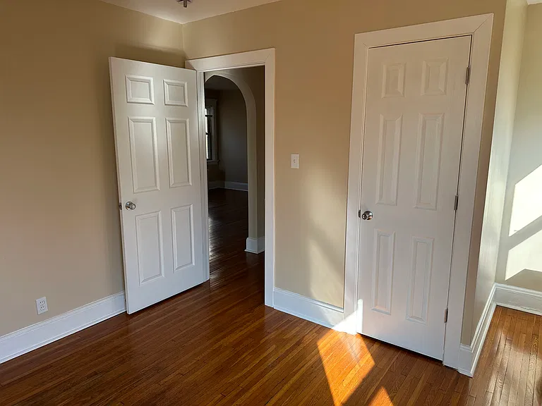 4828 Glenway Ave — Photo 10