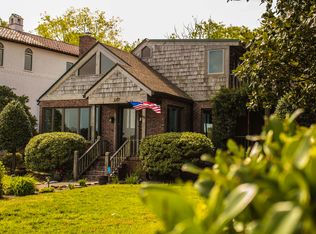 607 Mayflower Rd, Norfolk, VA 23508