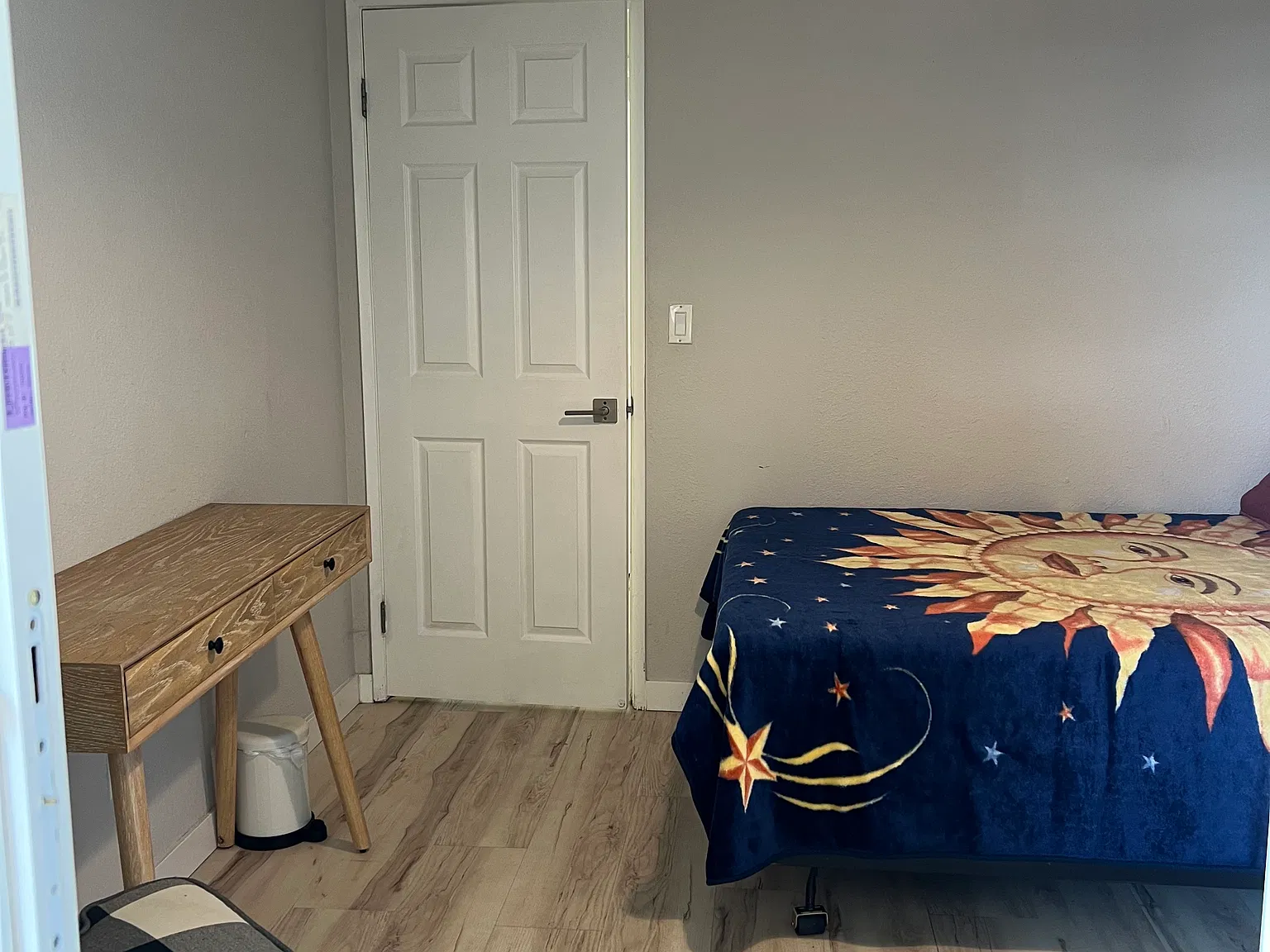 3 bed, 900 sqft, $1,400 — Photo 2