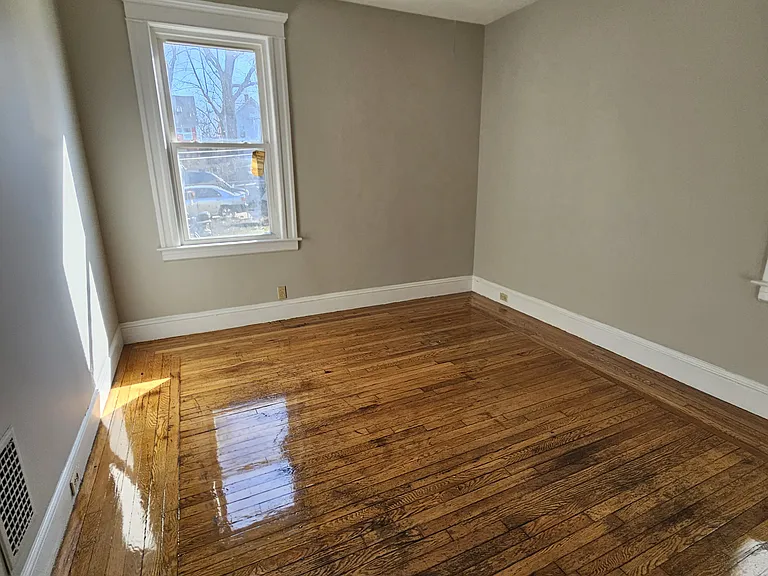 49 Maltby St #1B — Photo 8