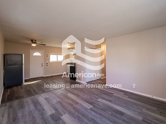 1557919_005_wm_-_living_room_13528685.jpg