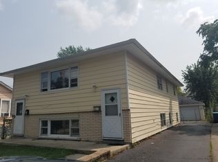 1031 Grove St, Aurora, IL 60505