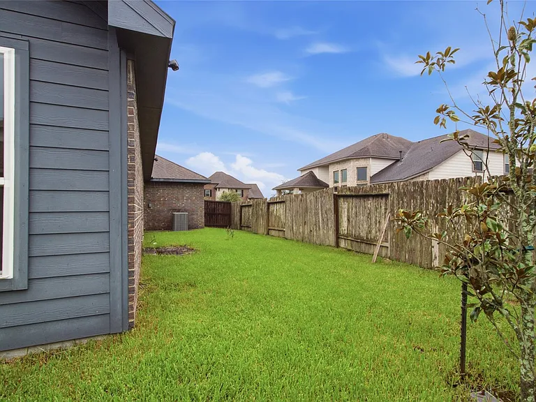 10406 Sill Prairie Dr — Photo 32