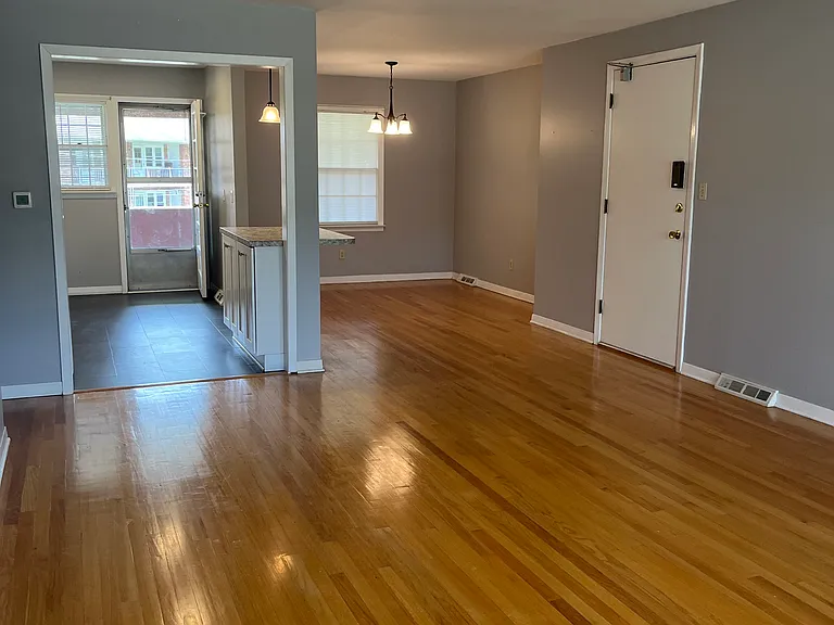 12 Kensington Ct — Photo 3