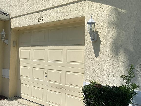 2nd image of 122 Club Villas Ln