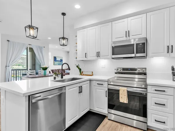 2811 Safflower St, Spring Valley, CA 91977