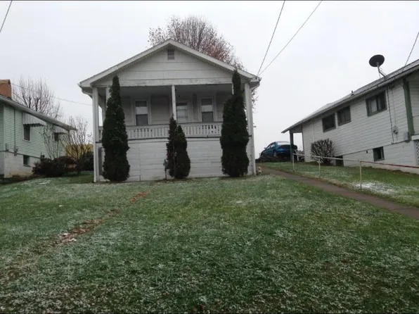 4 Oak Ave, Moundsville, WV 26041