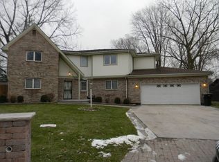 52432 Courier Ct, South Bend, IN 46635