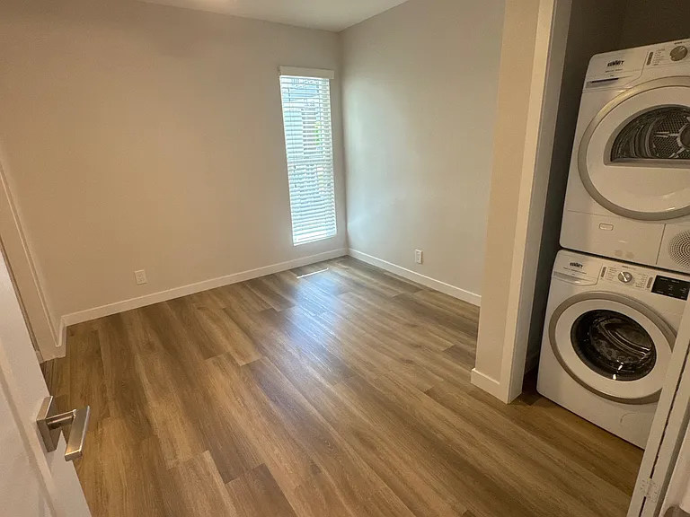 4006 Emerald — Photo 15