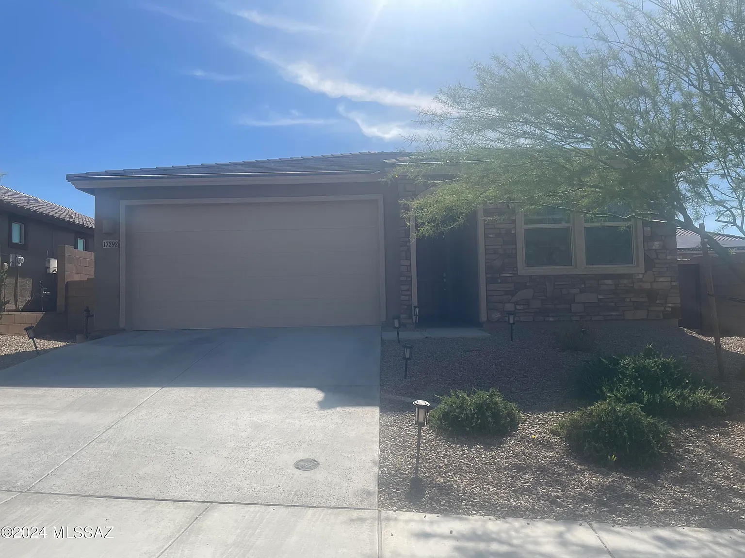 4 bed, 2.0 bath, 1834 sqft, $2,050 — Photo 1