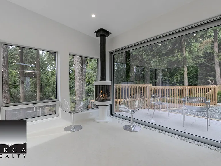 1060 Highland Dr — Photo 6
