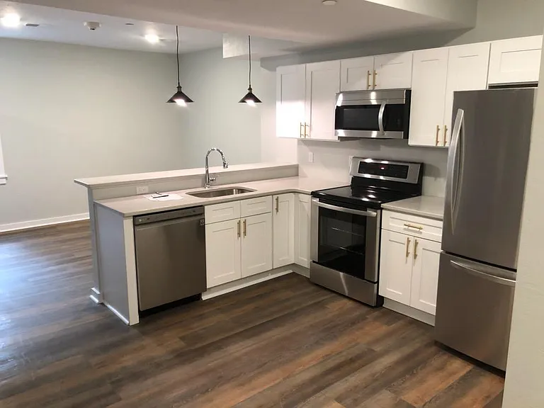 136 S Pennsylvania Ave #204 — Photo 3