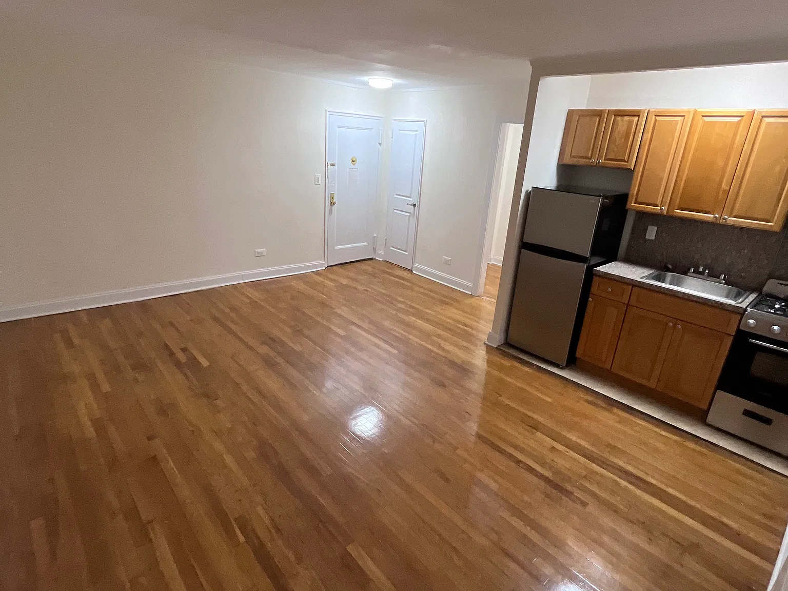 2612 West St — Photo 2
