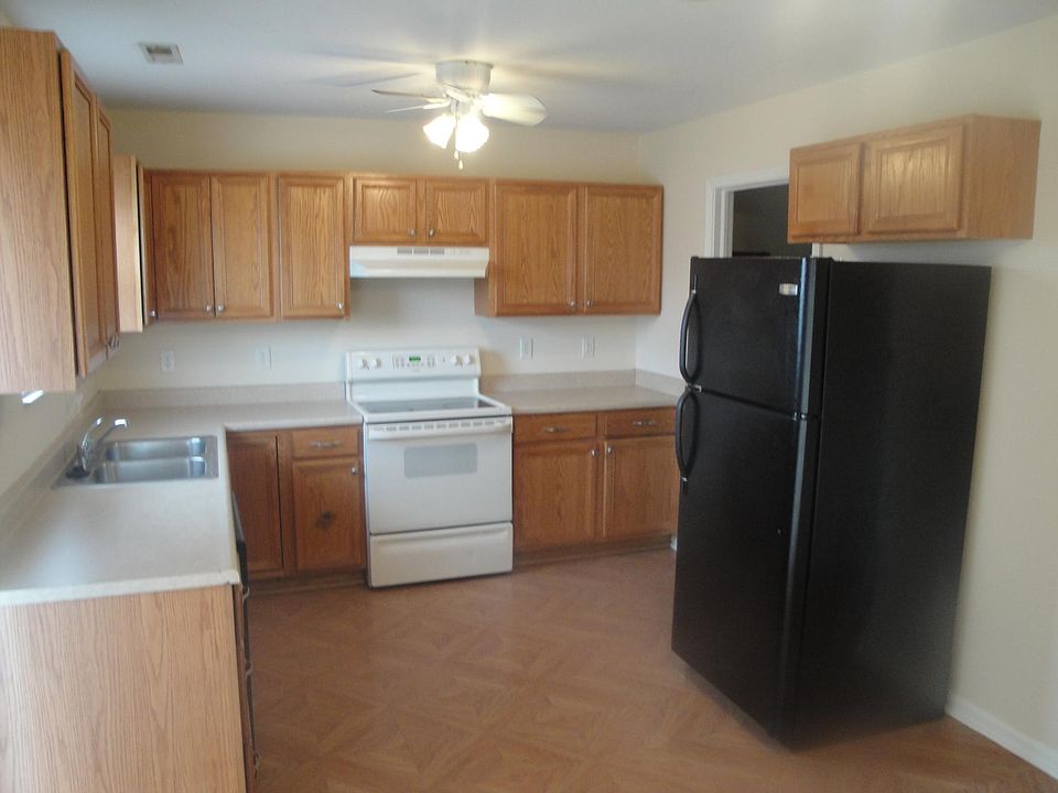 2nd image of 1103 Central Row Rd