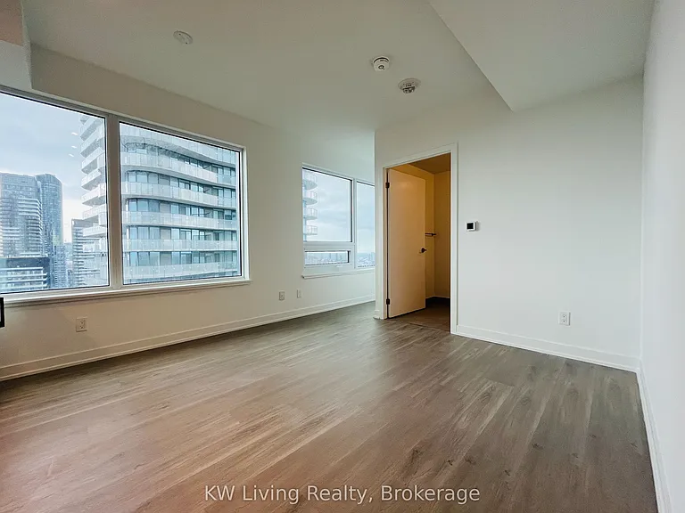 8 Wellesley St E #5012 — Photo 2