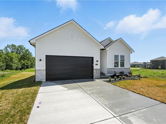 8324 SW 4th St, Blue Springs, MO 64014