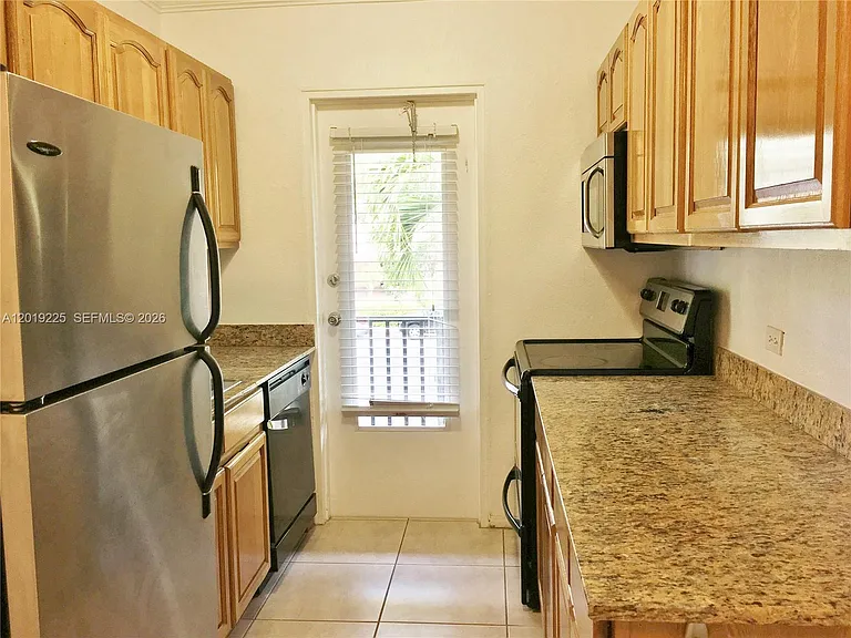 95 Edgewater Dr #207 — Photo 4