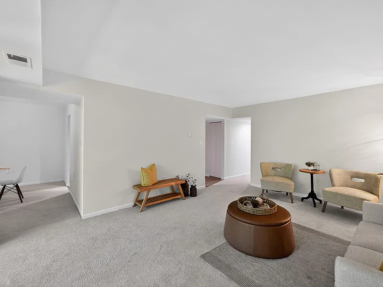 1533 Northgate Sq #11B — Photo 7