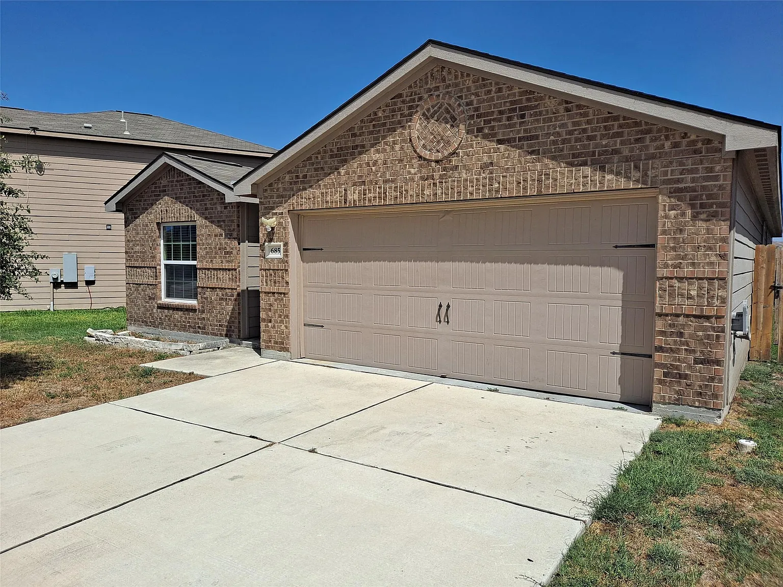 3 bed, 2.0 bath, 1536 sqft, $1,595 — Photo 1