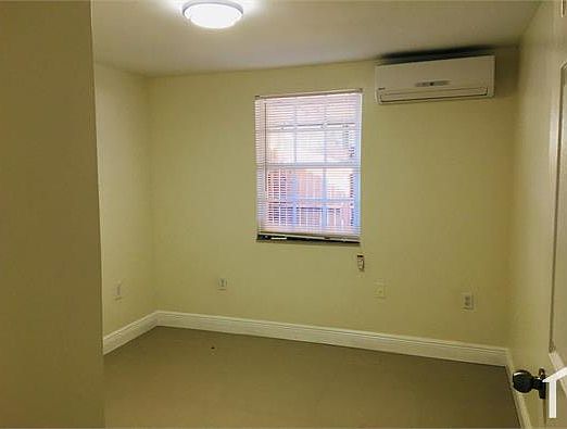 4th image of 931 SW 80th Ave APT C