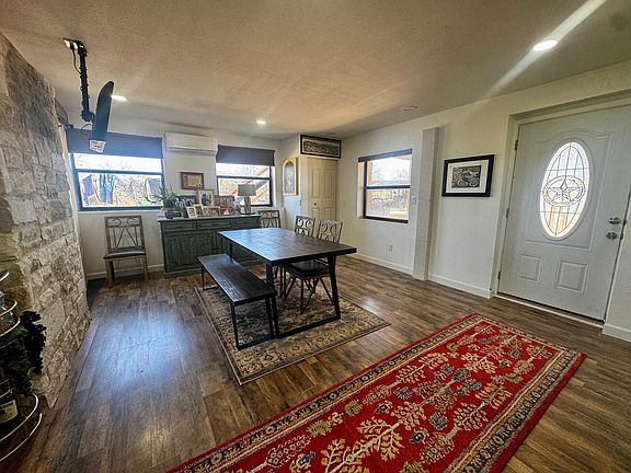 4th image of 6410 Gray Rd.