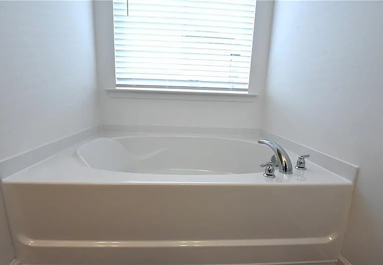 572 Sausalito Walk — Photo 24