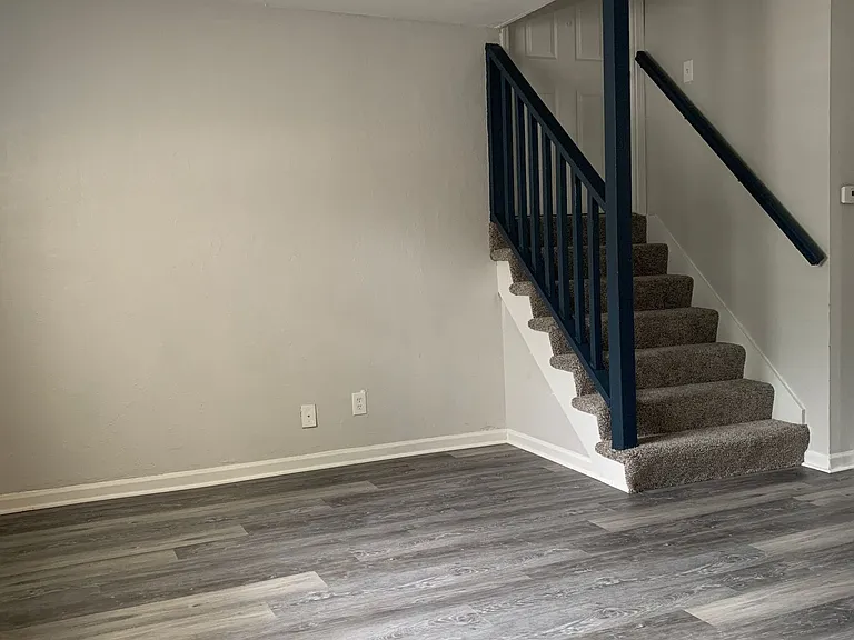 Walnut Ridge Apartments — Photo 2