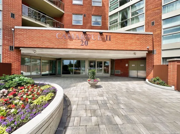 20 Dean Park Rd #1103, Toronto, ON M1B 3G9