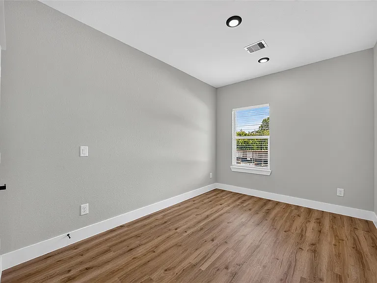 1836 Ferguson Way St #B — Photo 9