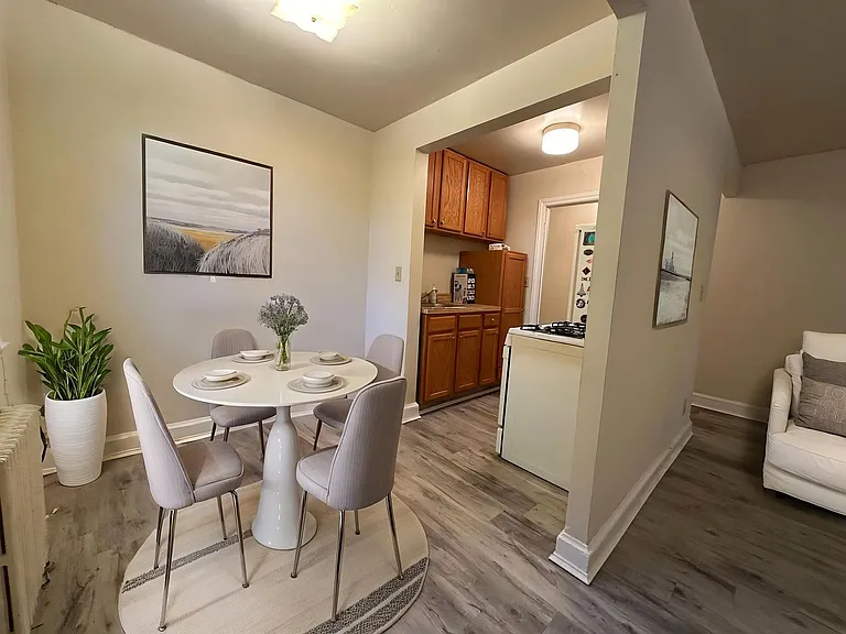 4585 MacArthur Blvd NW — Photo 3