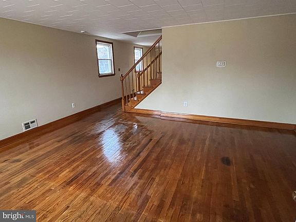 4th image of 4931 Sinclair Ln