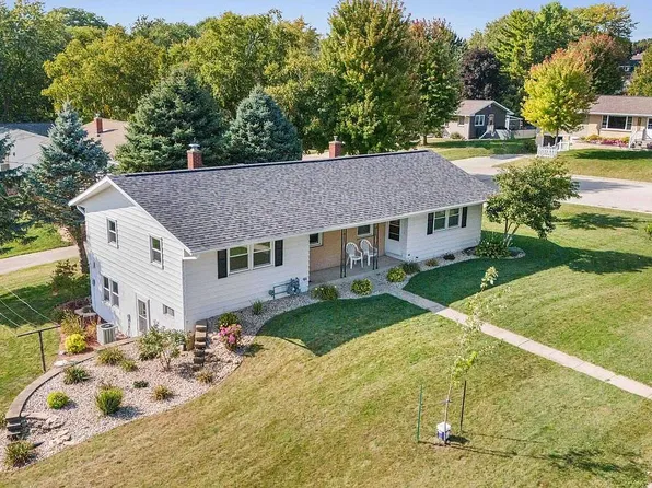 101 Ridge Dr #103, Mount Horeb, WI 53572