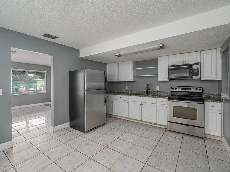 235 Palmetto Ave NW — Photo 2