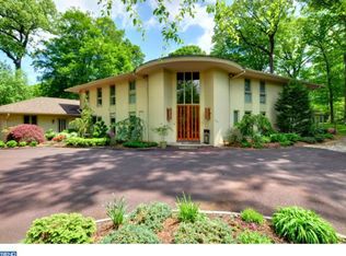 537 Avonwood Rd, Haverford, PA 19041