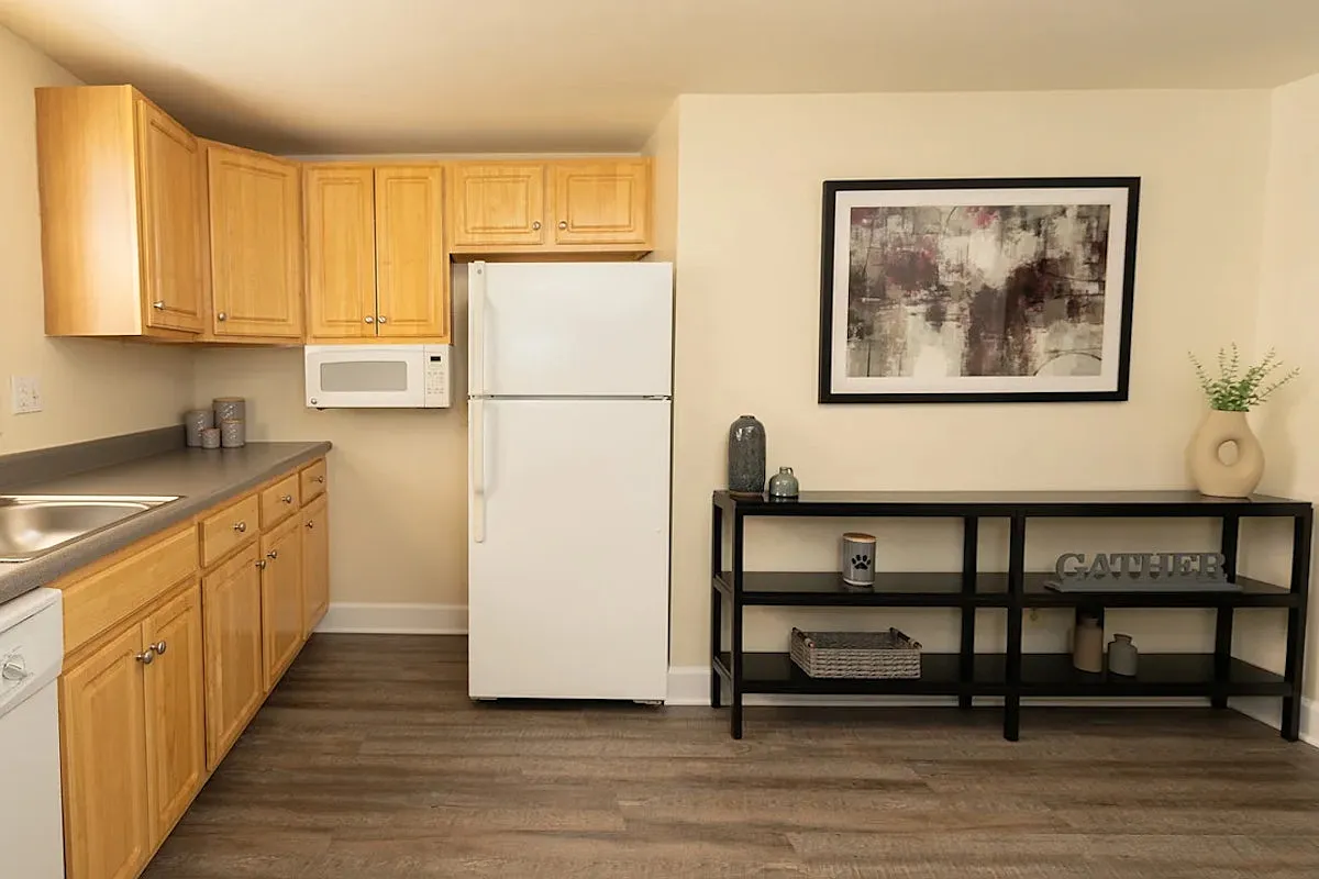 Hyde Park Apartments — Photo 1