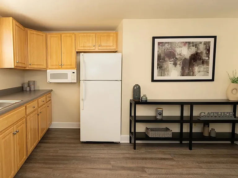 Hyde Park Apartments — Photo 1