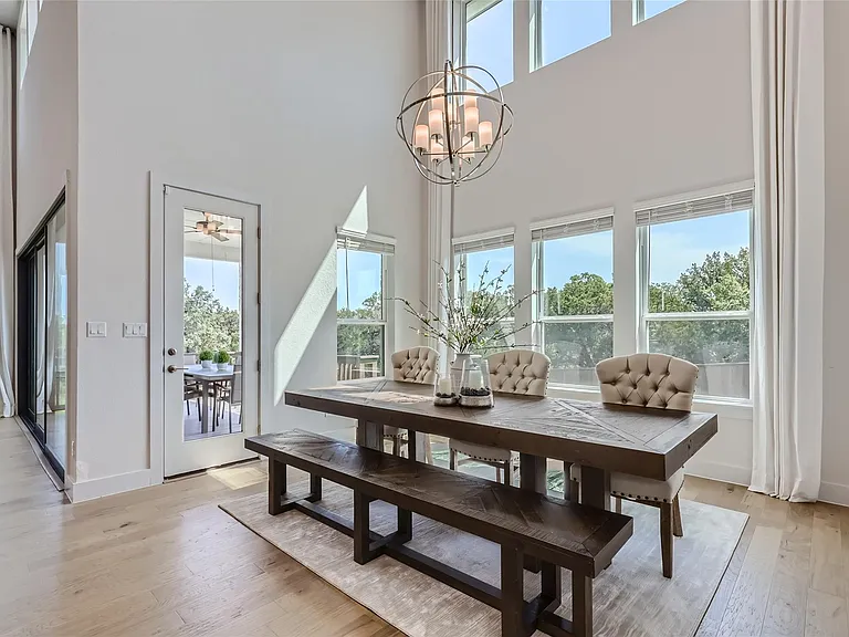 704 Palamos Dr — Photo 13
