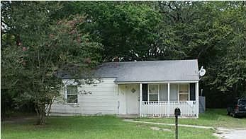 1st image of 2810 Louise Dr